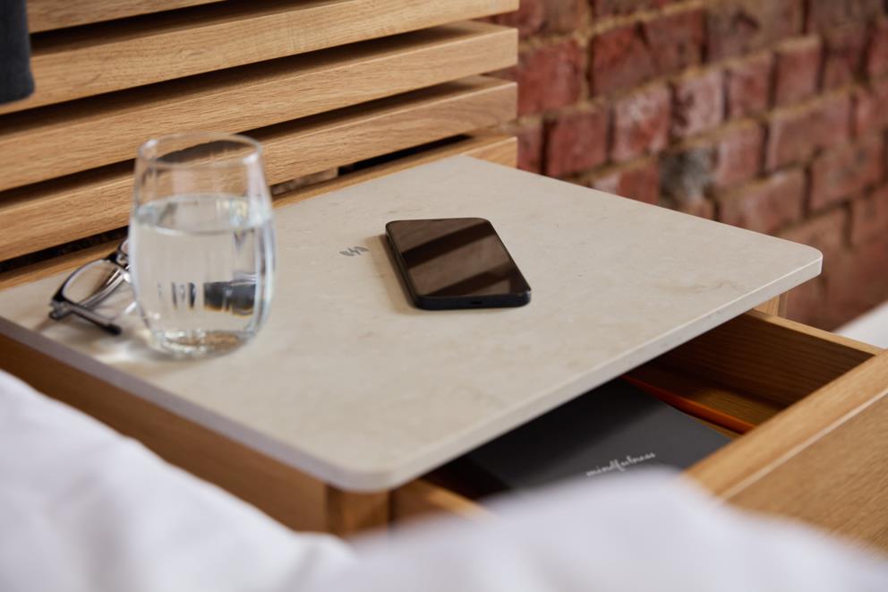 bed-adjustable-dux-bang-olufsen-pie-4.jpg